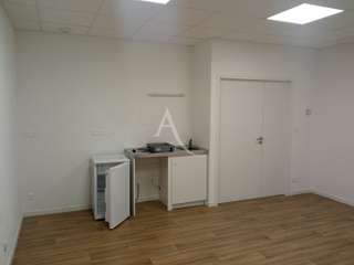 Bureaux et commerces 7 pièces