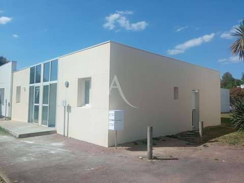 Bureaux et commerces 4 pièces Bureaux et commerces 4 pièces
