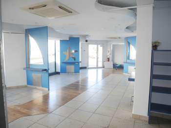 Bureaux et commerces 3 pièces Bureaux et commerces 3 pièces