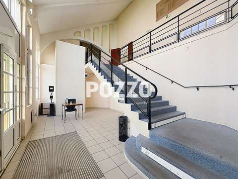 Bureaux et commerces 9 pièces