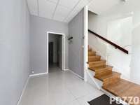 Bureaux et commerces 8 pièces