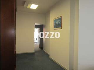 Bureaux et commerces 14 pièces