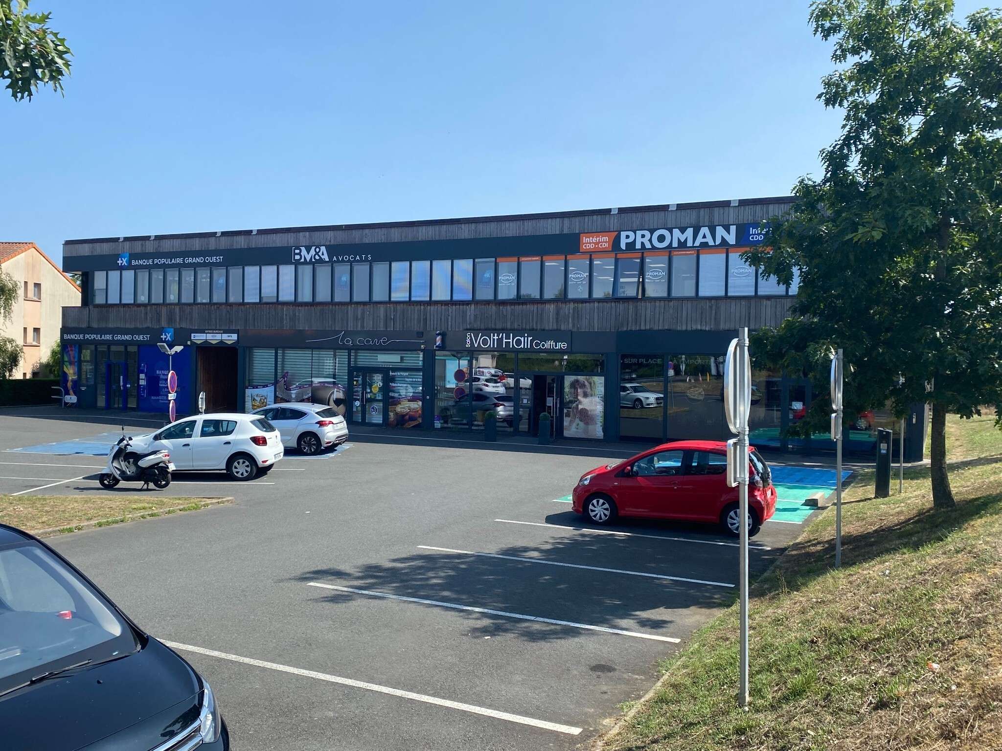Location Bureaux et commerces à Cholet (49300) : à louer / 107m² Cholet