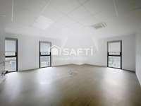 Bureaux et commerces 9 pièces