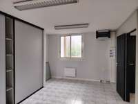 Bureaux et commerces 4 pièces