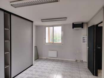 Bureaux et commerces 4 pièces
