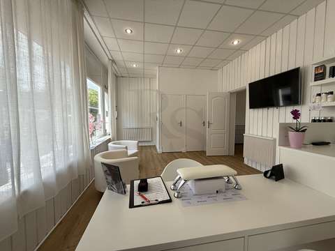 Bureaux et commerces 2 pièces