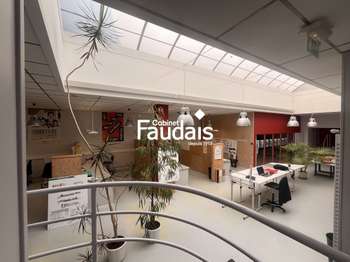 Location Bureaux et commerces 375 m&sup2;Coutances