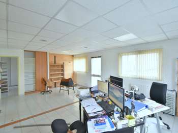 Photo Bureaux et commerces Cugand