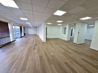 Bureaux et commerces 5 pièces