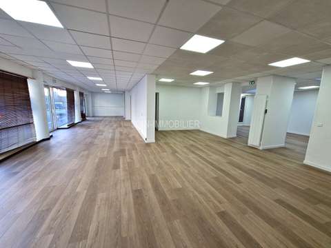 Bureaux et commerces 5 pièces