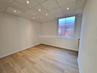 Bureaux et commerces 5 pièces