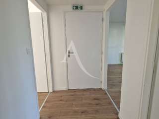 Bureaux et commerces 8 pièces