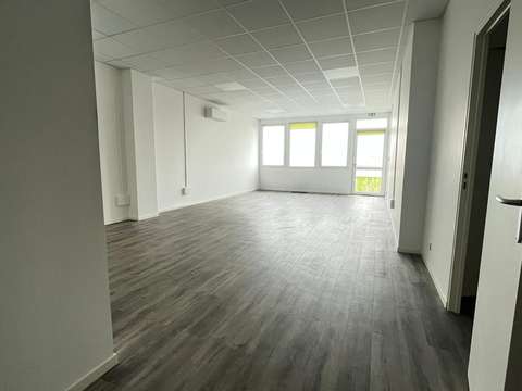 Bureaux et commerces Écouflant 49