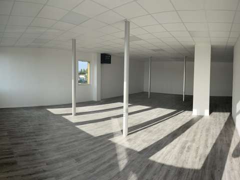 Bureaux et commerces 2 pièces Écouflant 49