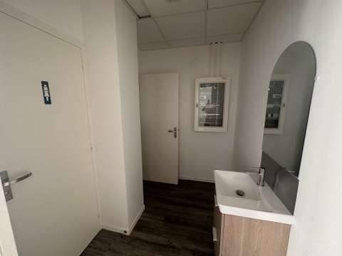 Bureaux et commerces 2 pièces