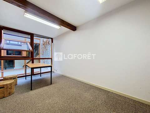 Bureaux et commerces 4 pièces Elbeuf 76