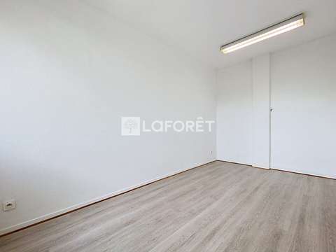 Bureaux et commerces 4 pièces