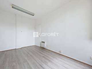 Bureaux et commerces 4 pièces