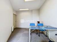 Bureaux et commerces 4 pièces