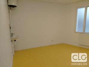 Location Bureaux et commerces 15 m&sup2;Elliant