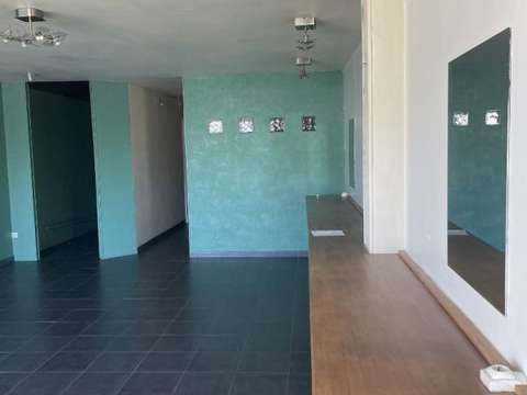 Bureaux et commerces 2 pièces