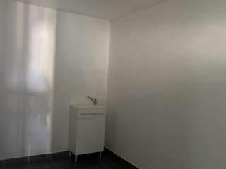 Bureaux et commerces 2 pièces