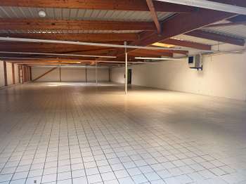 Location Bureaux et commerces 750 m&sup2;Falaise