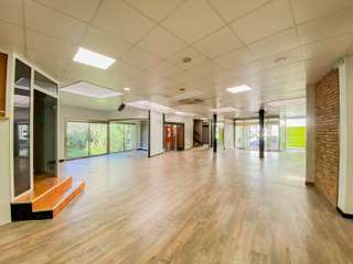 Bureaux et commerces 10 pièces