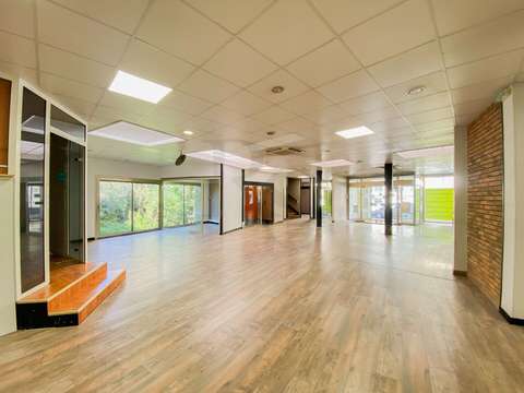 Bureaux et commerces 10 pièces