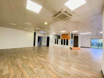 Bureaux et commerces 10 pièces