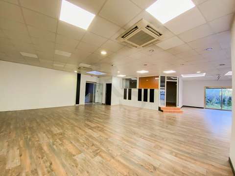 Bureaux et commerces 10 pièces