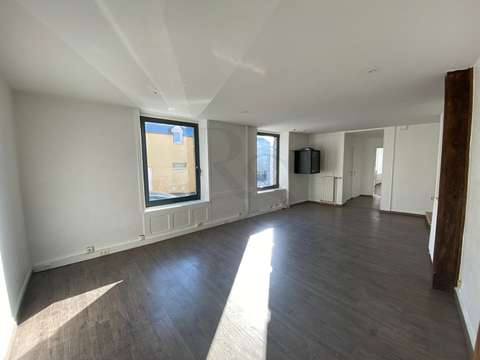 Bureaux et commerces 4 pièces