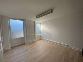 Bureaux et commerces 4 pièces