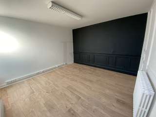 Bureaux et commerces 4 pièces