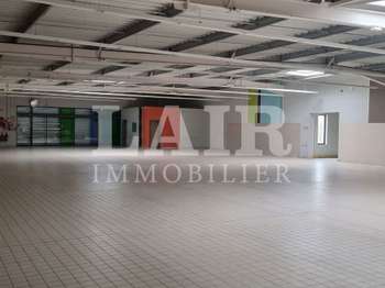 Location Bureaux et commerces 1060 m&sup2;Fresnay-sur-Sarthe