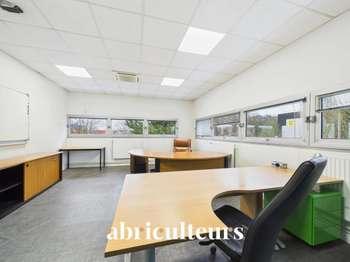 Location Bureaux et commerces 310 m&sup2;Gellainville