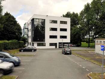 Location Bureaux et commerces 238 m&sup2;Gouesnou