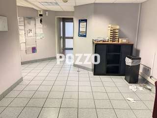 Bureaux et commerces 4 pièces