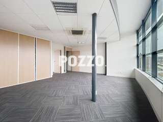 Bureaux et commerces 4 pièces