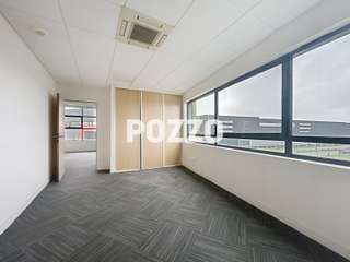 Bureaux et commerces 4 pièces