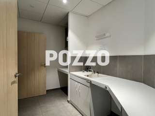 Bureaux et commerces 4 pièces