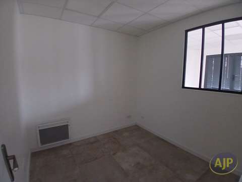 Bureaux et commerces 3 pièces