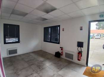 Bureaux et commerces 3 pièces Bureaux et commerces 3 pièces