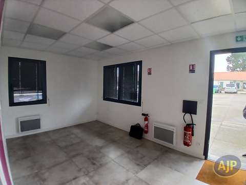 Bureaux et commerces 3 pièces