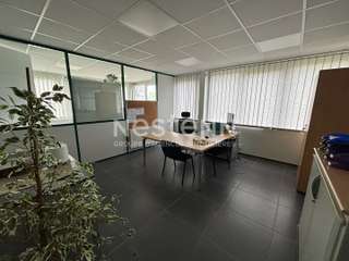 Bureaux et commerces 8 pièces