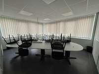 Bureaux et commerces 8 pièces