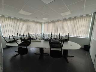 Bureaux et commerces 8 pièces