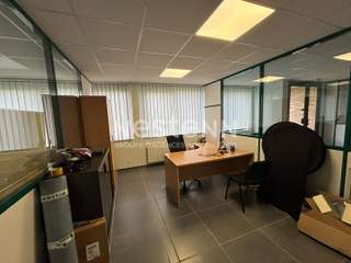 Bureaux et commerces 8 pièces