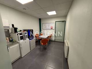 Bureaux et commerces 8 pièces